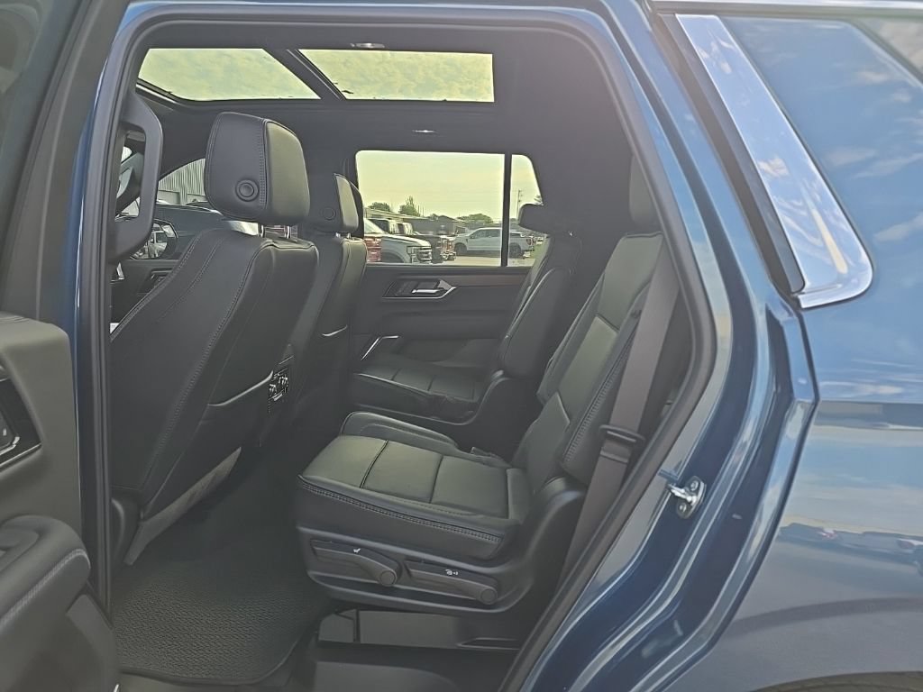 Used 2026 GMC Yukon Denali w/ Sun & Power Step Package AWD/4WD image 19