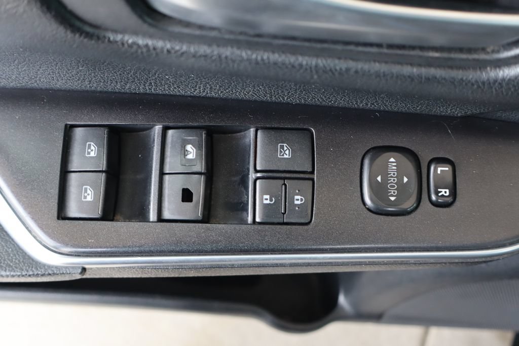 Used 2015 Toyota Camry SE FWD image 13