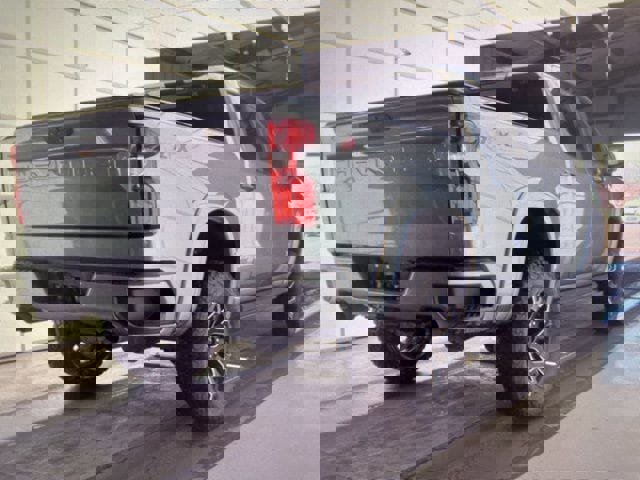 Used 2021 Chevrolet Silverado 1500 RST w/ Convenience Package II image 7