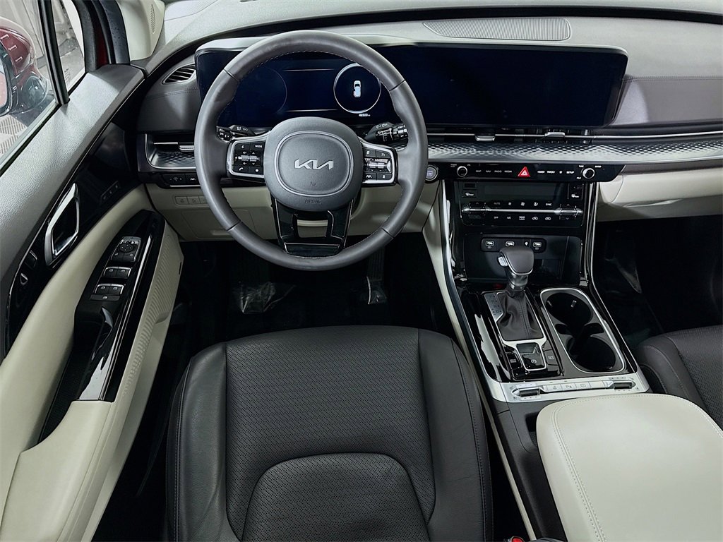 Used 2024 Kia Carnival SX Prestige image 4