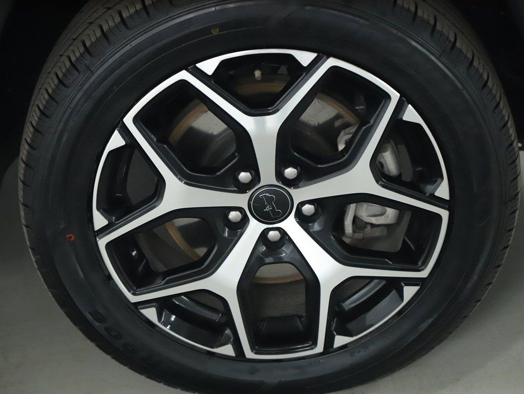 Used 2025 Jeep Compass Limited image 10