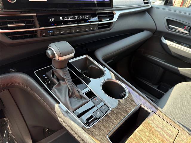 New 2026 Toyota Sienna Platinum AWD/4WD image 19