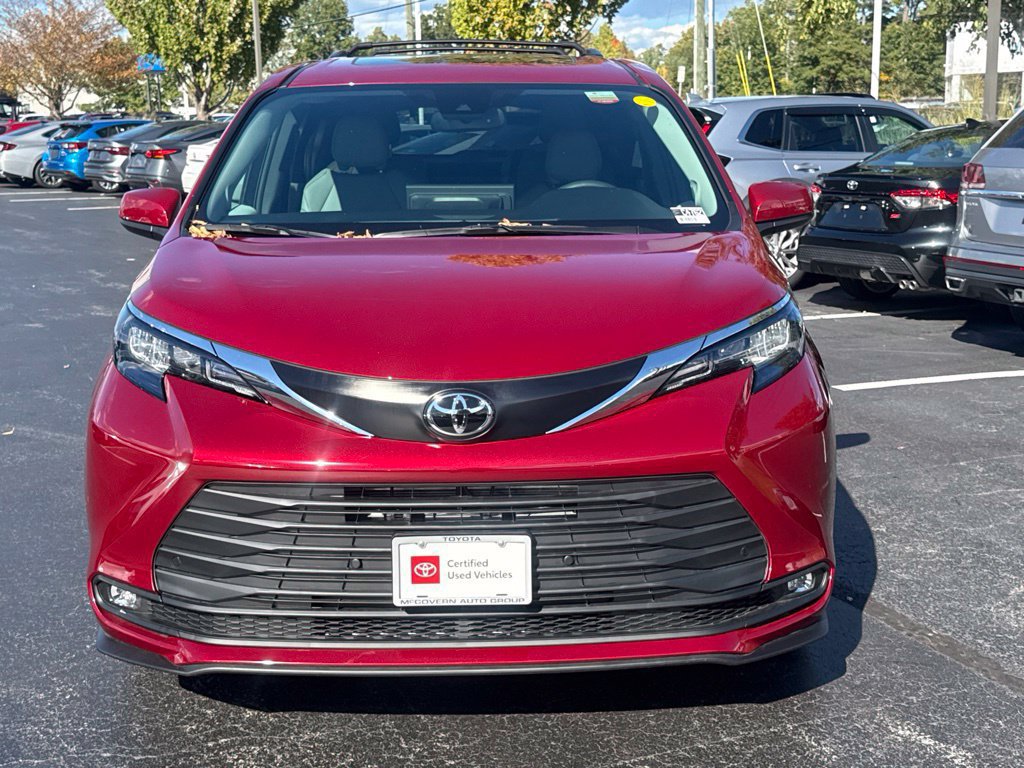 Certified 2026 Toyota Sienna XLE FWD image 12