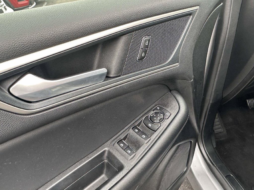 Used 2024 Ford Edge SEL AWD/4WD image 17