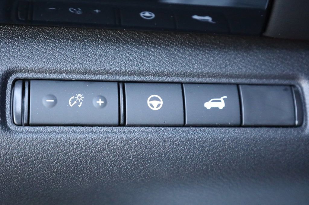 Used 2025 Nissan Pathfinder SV image 35