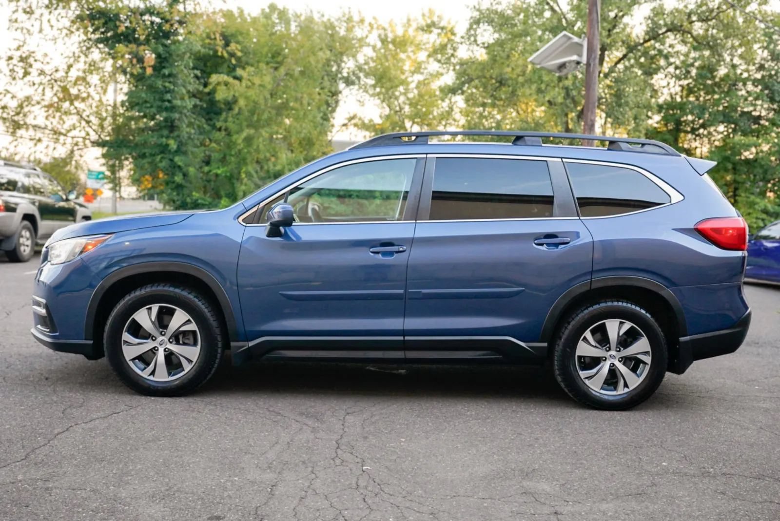 Used 2021 Subaru Ascent Premium w/ Convenience Package AWD/4WD image 8