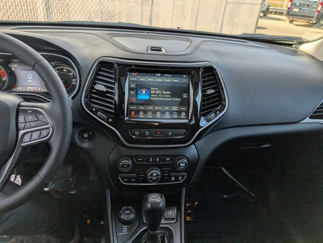 Used 2022 Jeep Cherokee Limited image 4