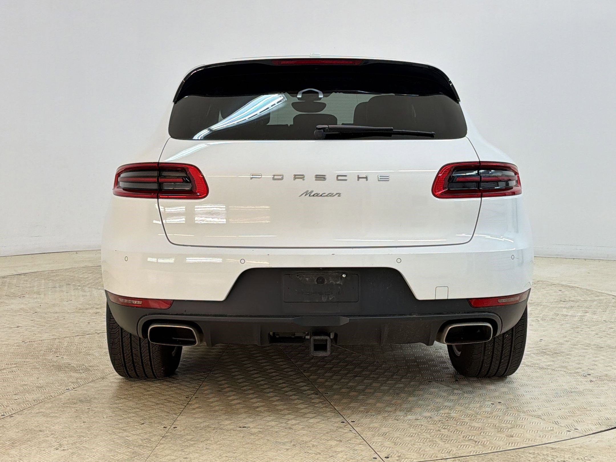 Used 2018 Porsche Macan AWD/4WD image 10
