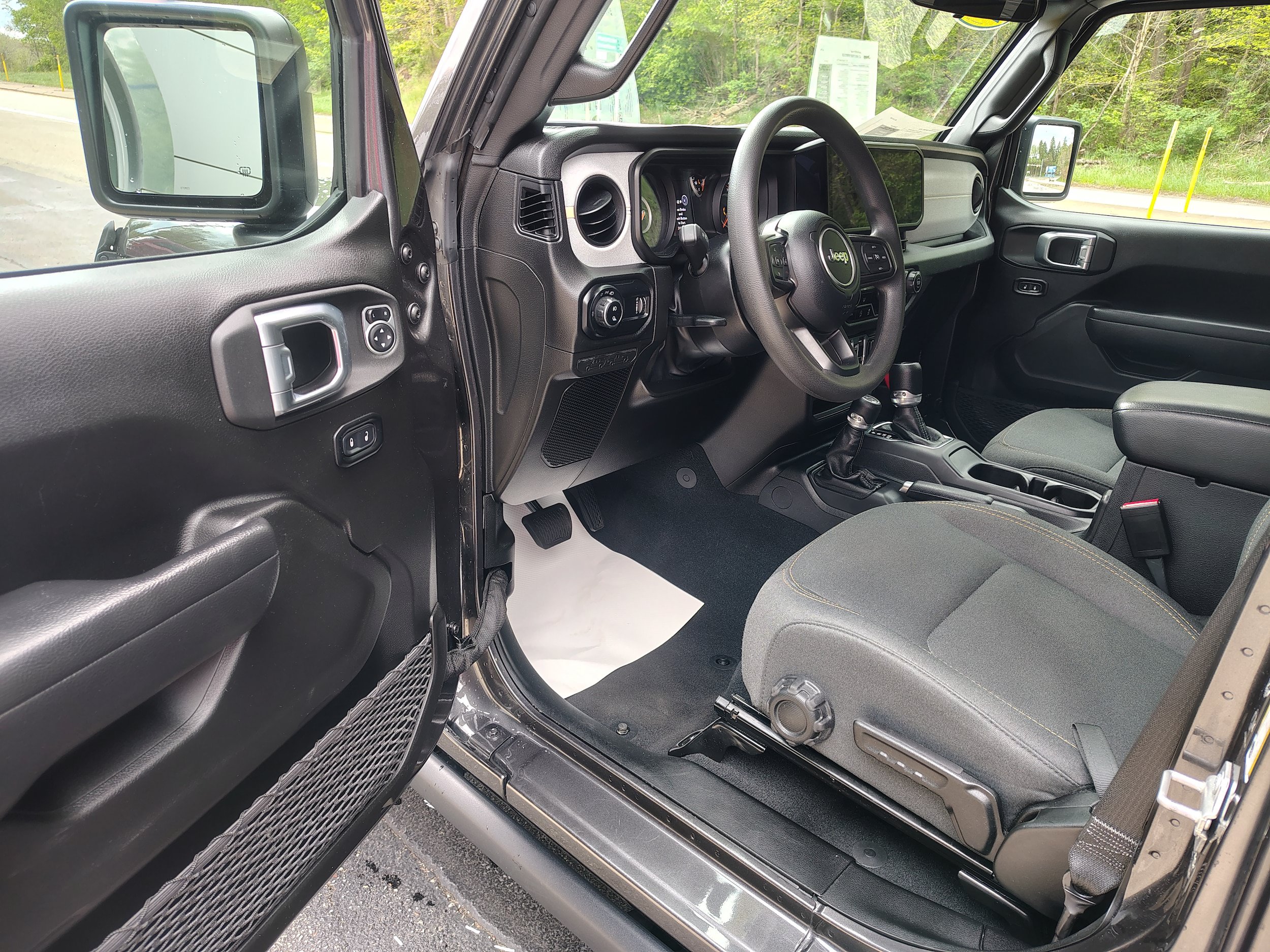 Used 2024 Jeep Gladiator Sport AWD/4WD image 15