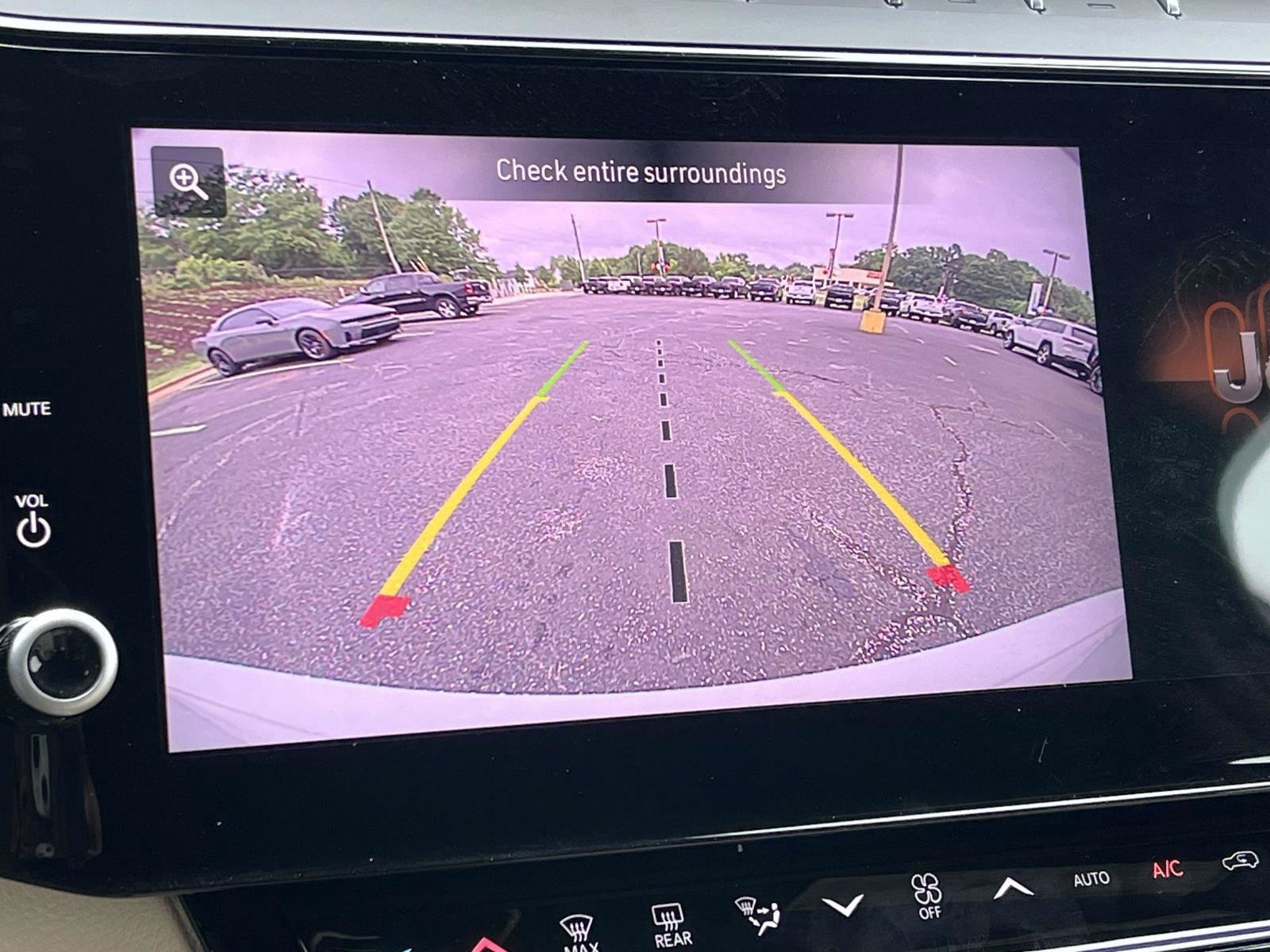 New 2026 Jeep Grand Cherokee Limited RWD image 15