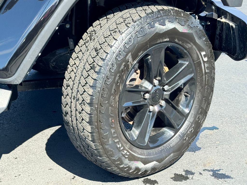 Used 2022 Jeep Wrangler Unlimited Sahara image 9