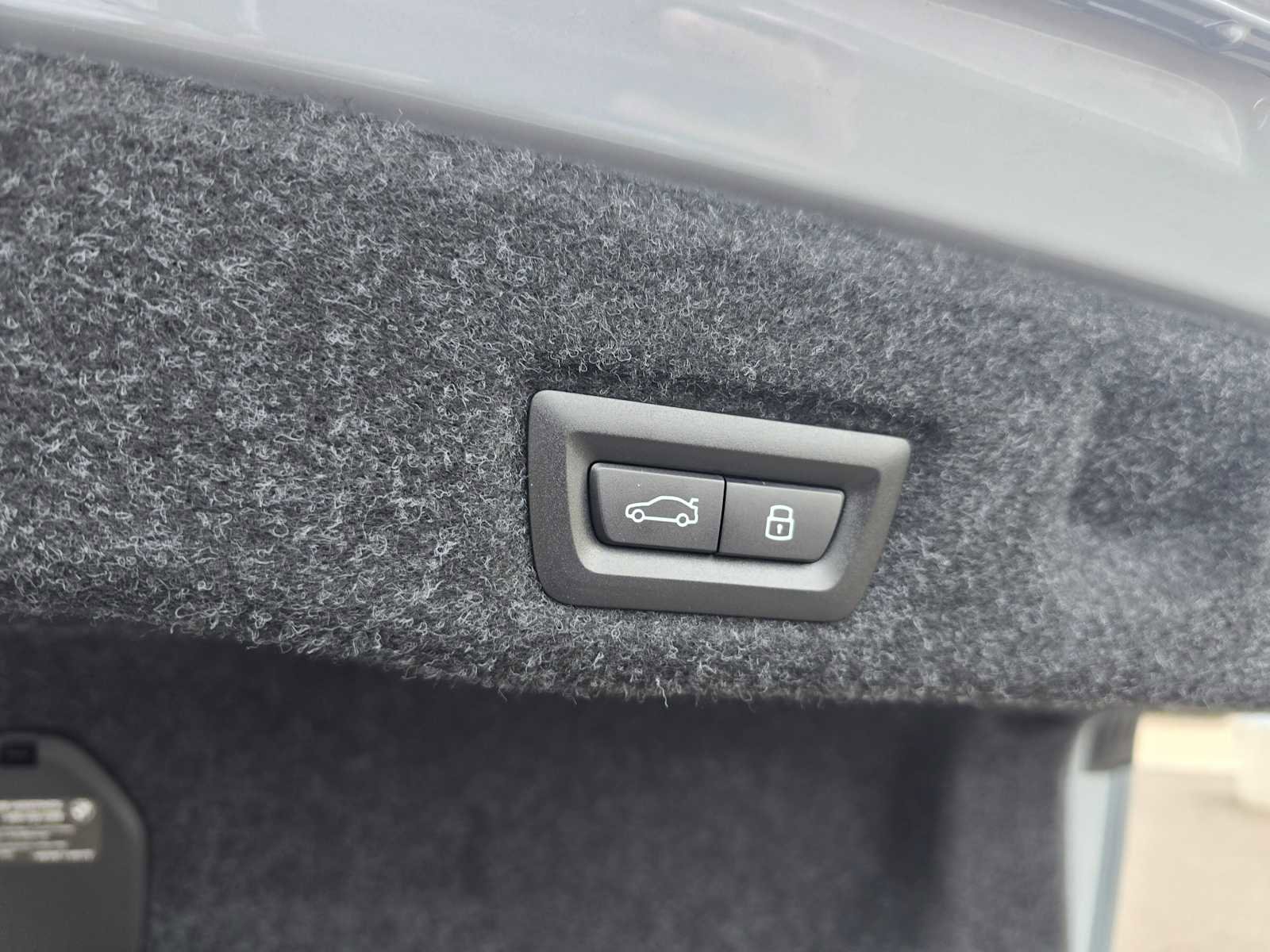 Used 2026 BMW i5 eDrive40 w/ M Sport Package image 18