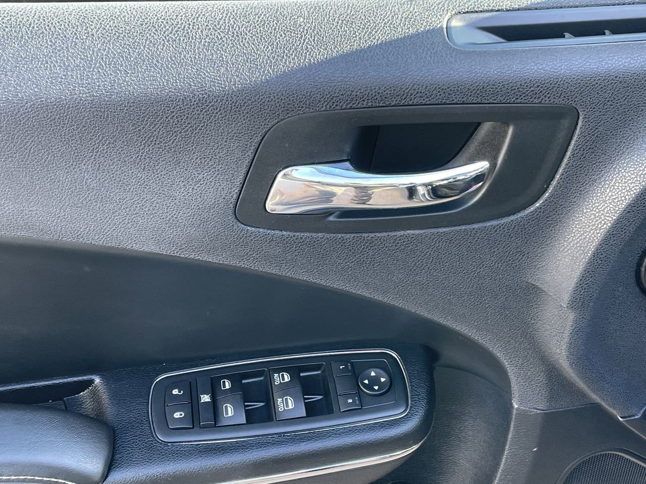 Used 2014 Dodge Charger SXT Plus image 29