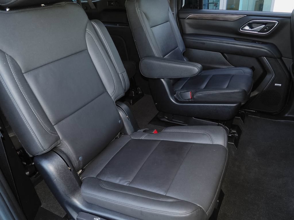 Used 2022 Chevrolet Suburban LT w/ Luxury Package AWD/4WD image 20
