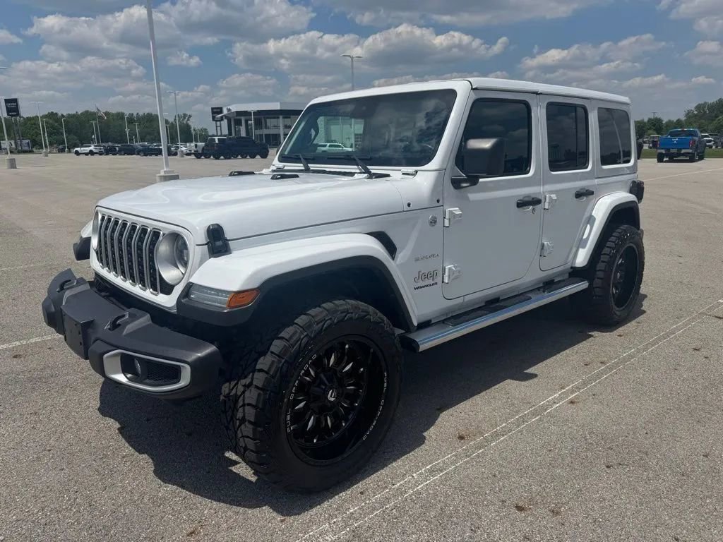 Used 2024 Jeep Wrangler Unlimited Sahara AWD/4WD image 3
