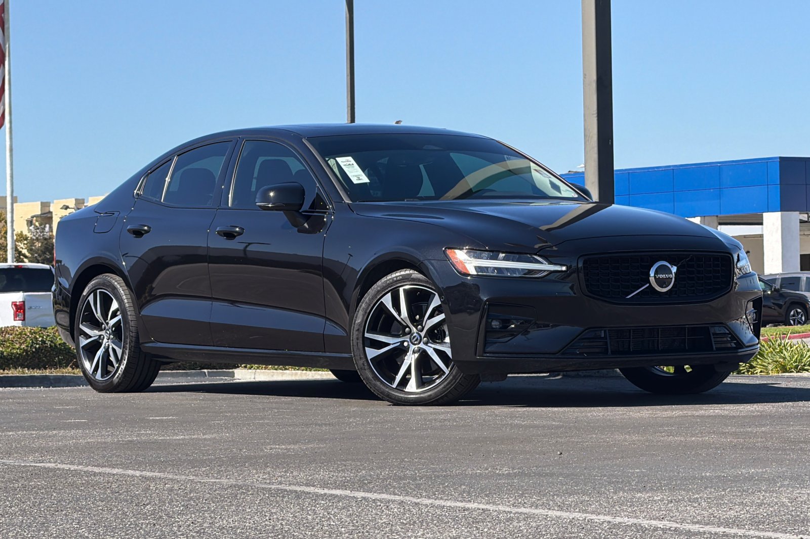 Used 2025 Volvo S60 B5 Plus AWD/4WD image 2