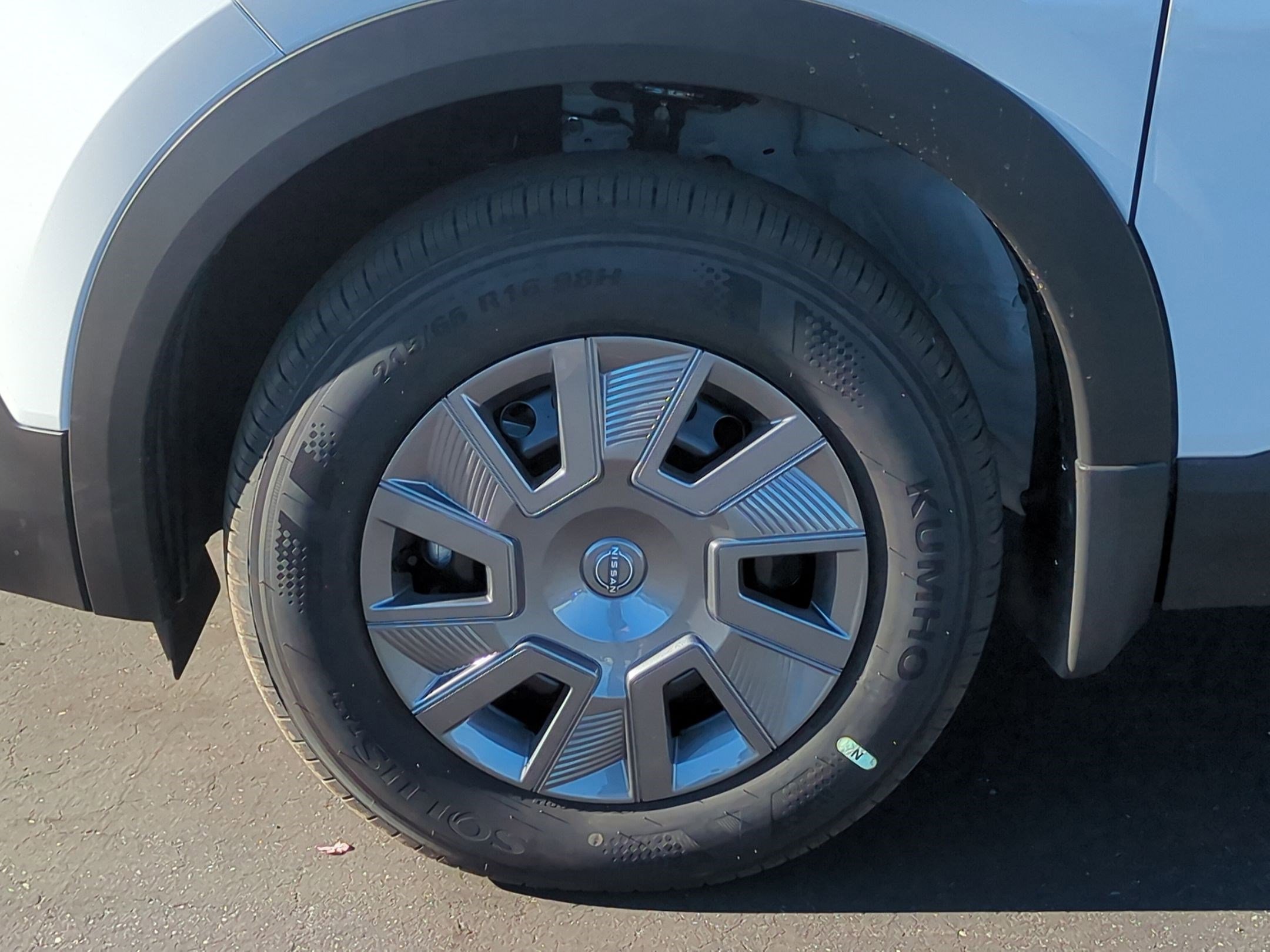 New 2026 Nissan Kicks S image 9