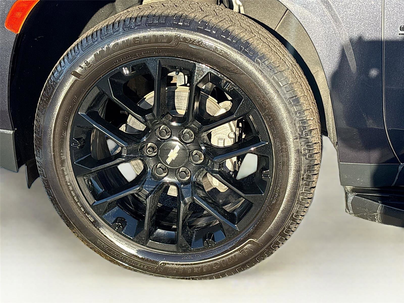 Used 2023 Chevrolet Suburban LT w/ Luxury Package image 32