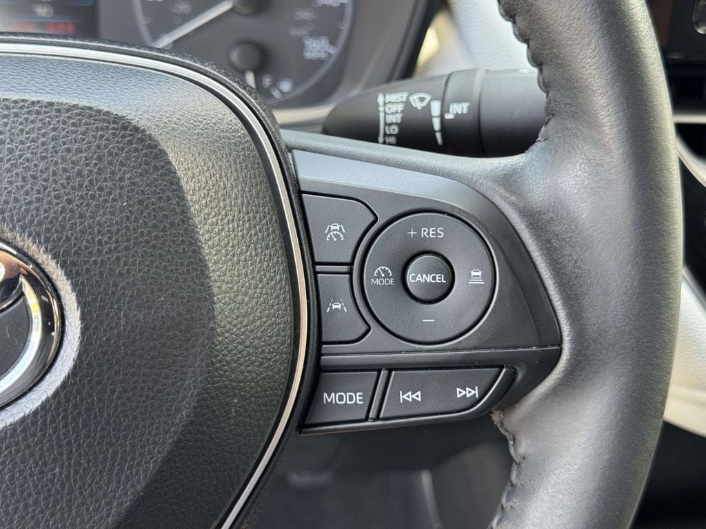 Used 2024 Toyota Corolla SE FWD image 12
