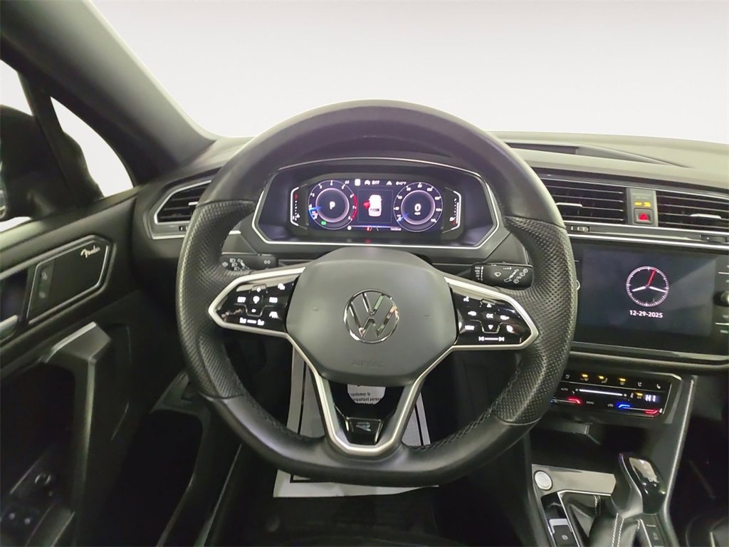 Used 2022 Volkswagen Tiguan SEL R-Line image 12