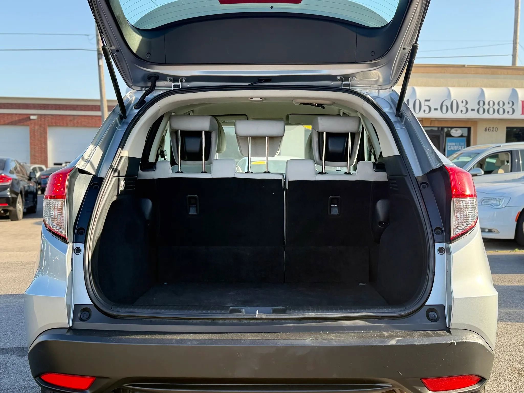Used 2019 Honda HR-V LX image 7