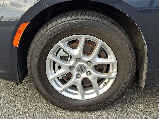 Used 2021 Chrysler Pacifica Touring-L FWD image 8