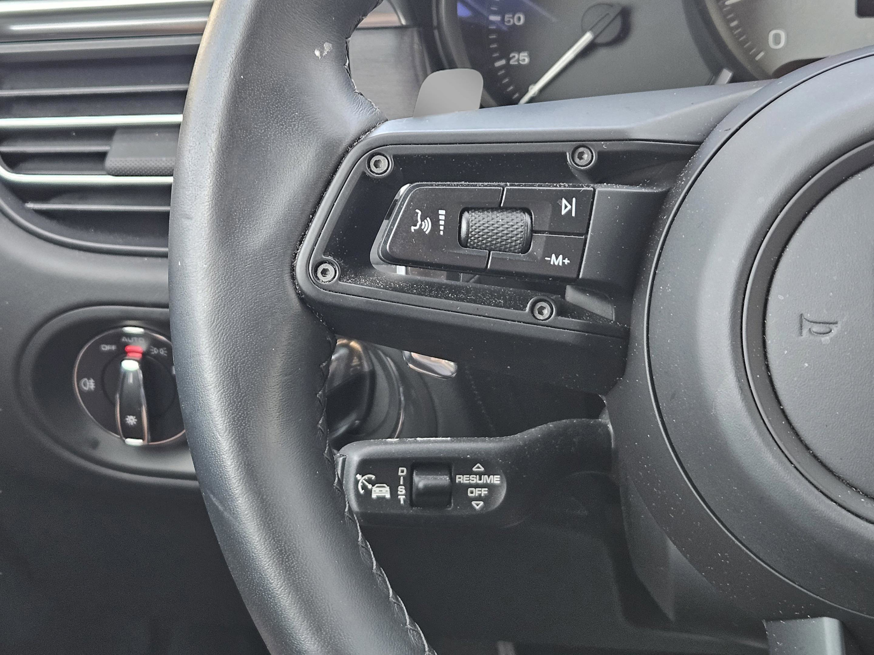 Certified 2024 Porsche Macan GTS image 27