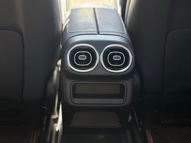 Used 2026 Mercedes-Benz GLC 300 4MATIC image 39