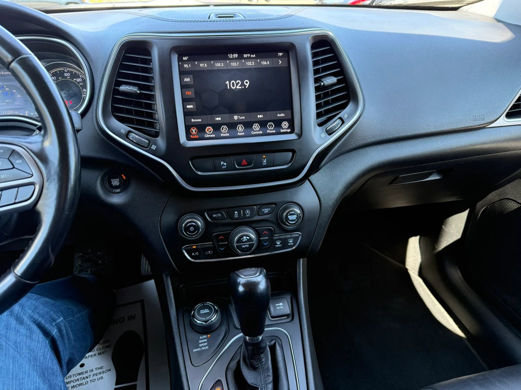 Used 2021 Jeep Cherokee Latitude Lux w/ Comfort/Convenience Group image 13