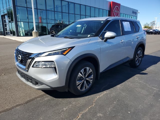 Used 2022 Nissan Rogue SV FWD image 2