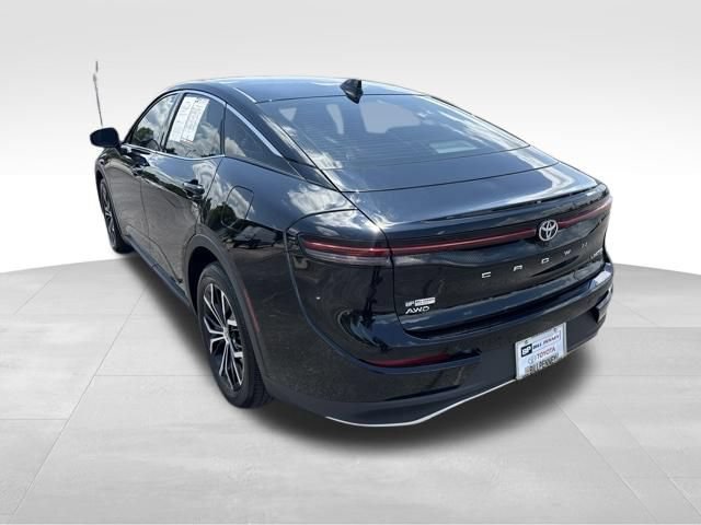 Used 2023 Toyota Crown AWD/4WD image 3