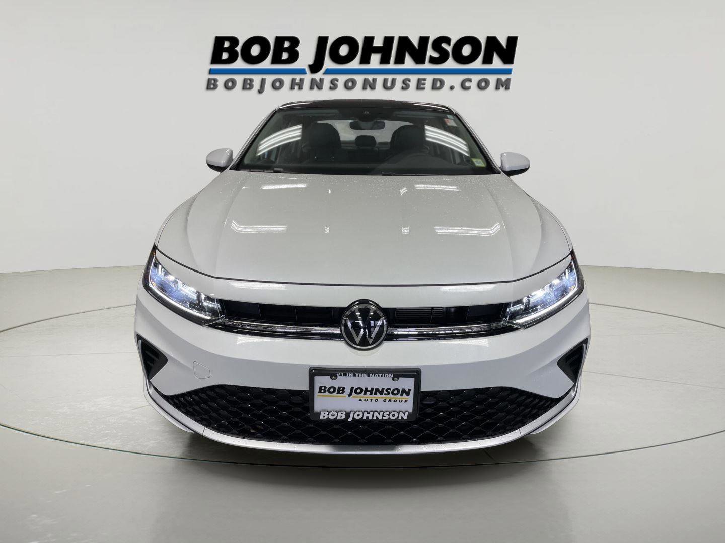 Used 2025 Volkswagen Jetta SE w/ Sunroof Package image 2