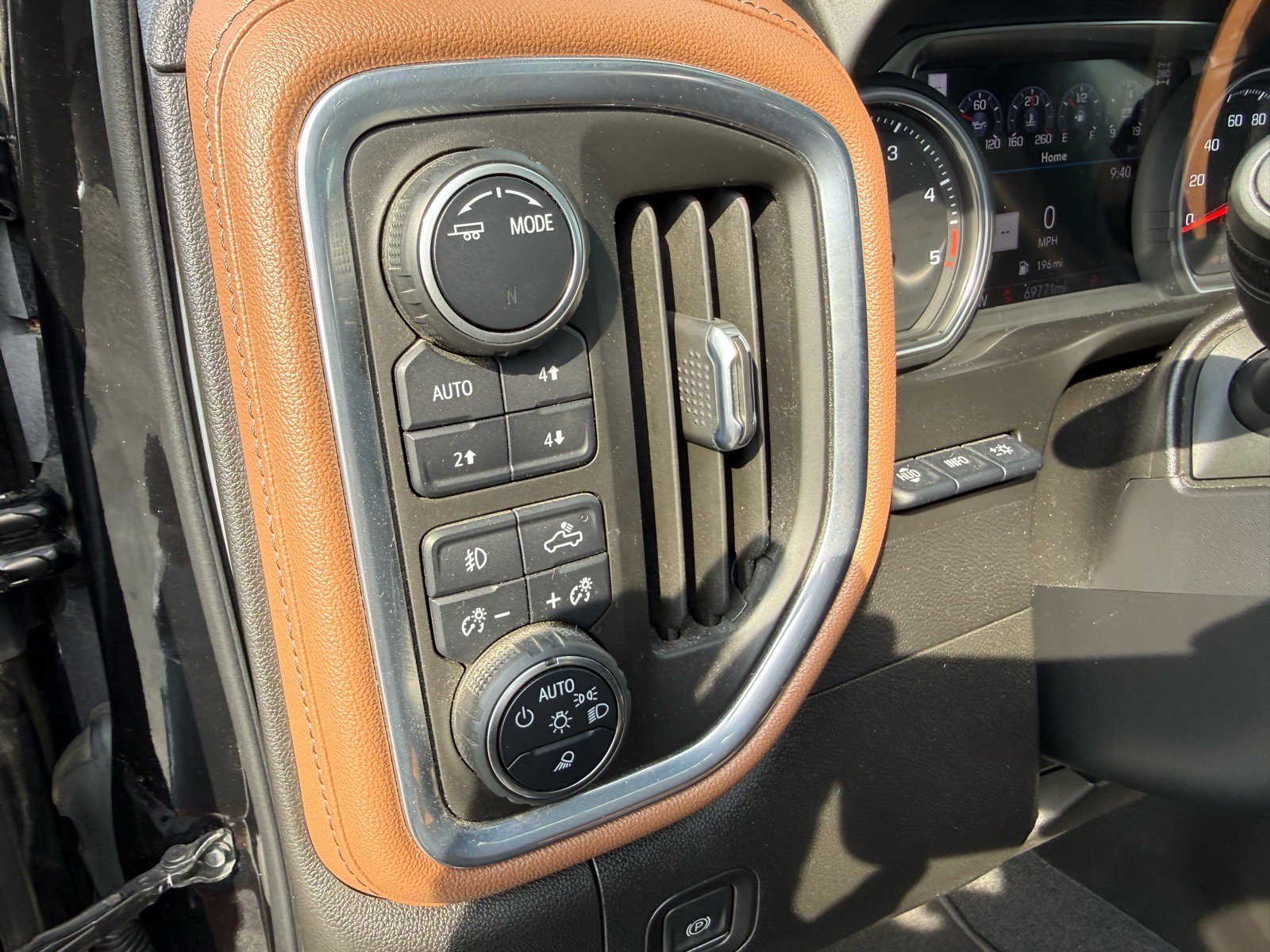 Used 2022 Chevrolet Silverado 2500 High Country w/ Z71 Off-Road Package AWD/4WD image 22