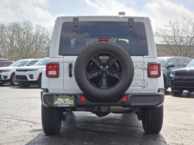 Used 2023 Jeep Wrangler Altitude image 32