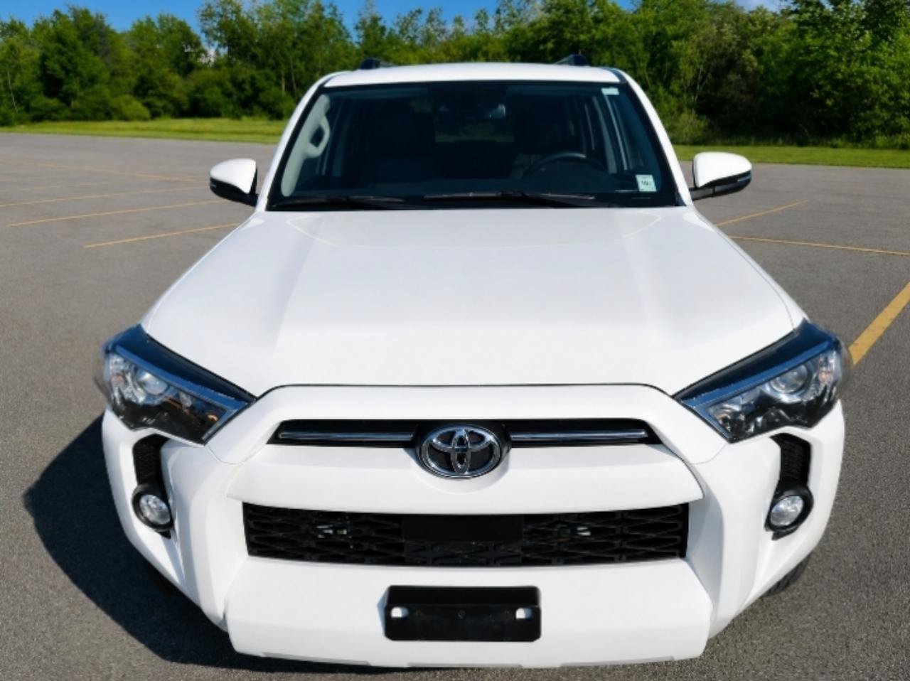 Used 2020 Toyota 4Runner SR5 Premium AWD/4WD image 2