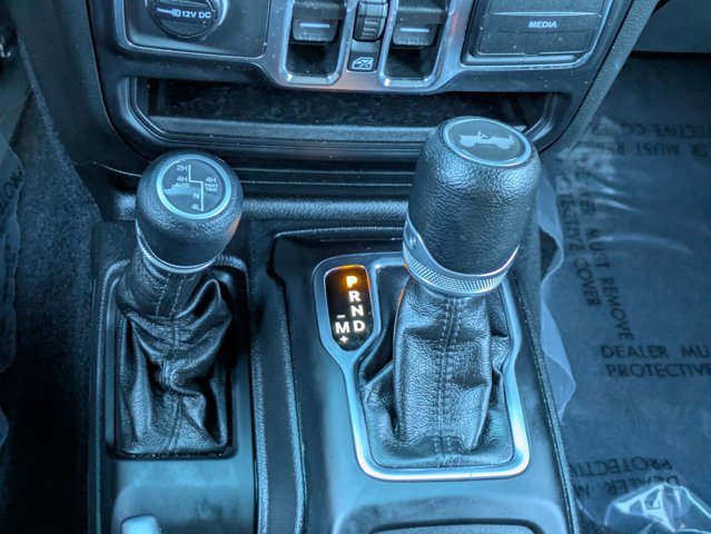 Used 2023 Jeep Wrangler Unlimited w/ Sun & Screen Package image 13