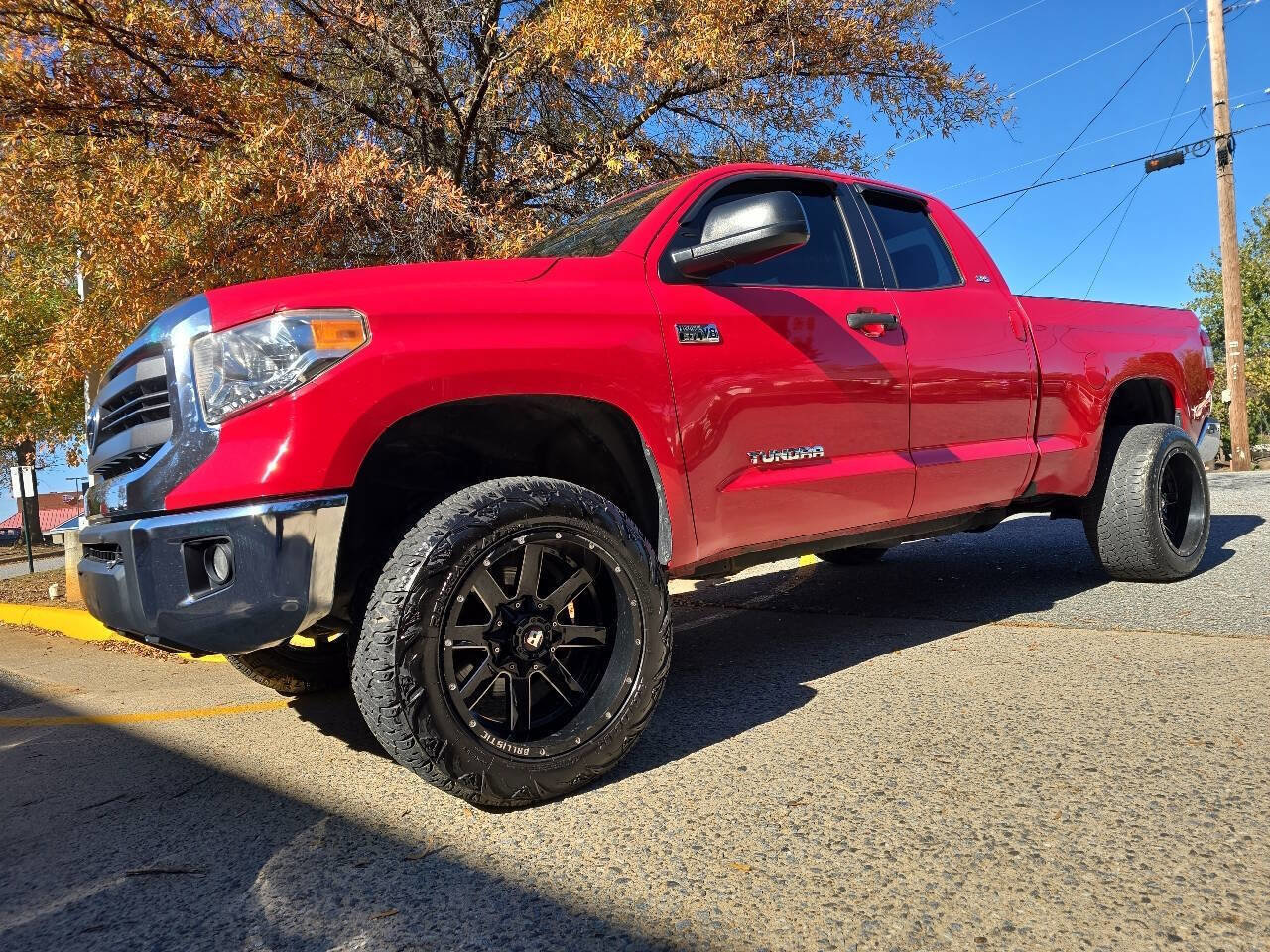 Used 2015 Toyota Tundra SR5 w/ TRD Off Road Package AWD/4WD image 55