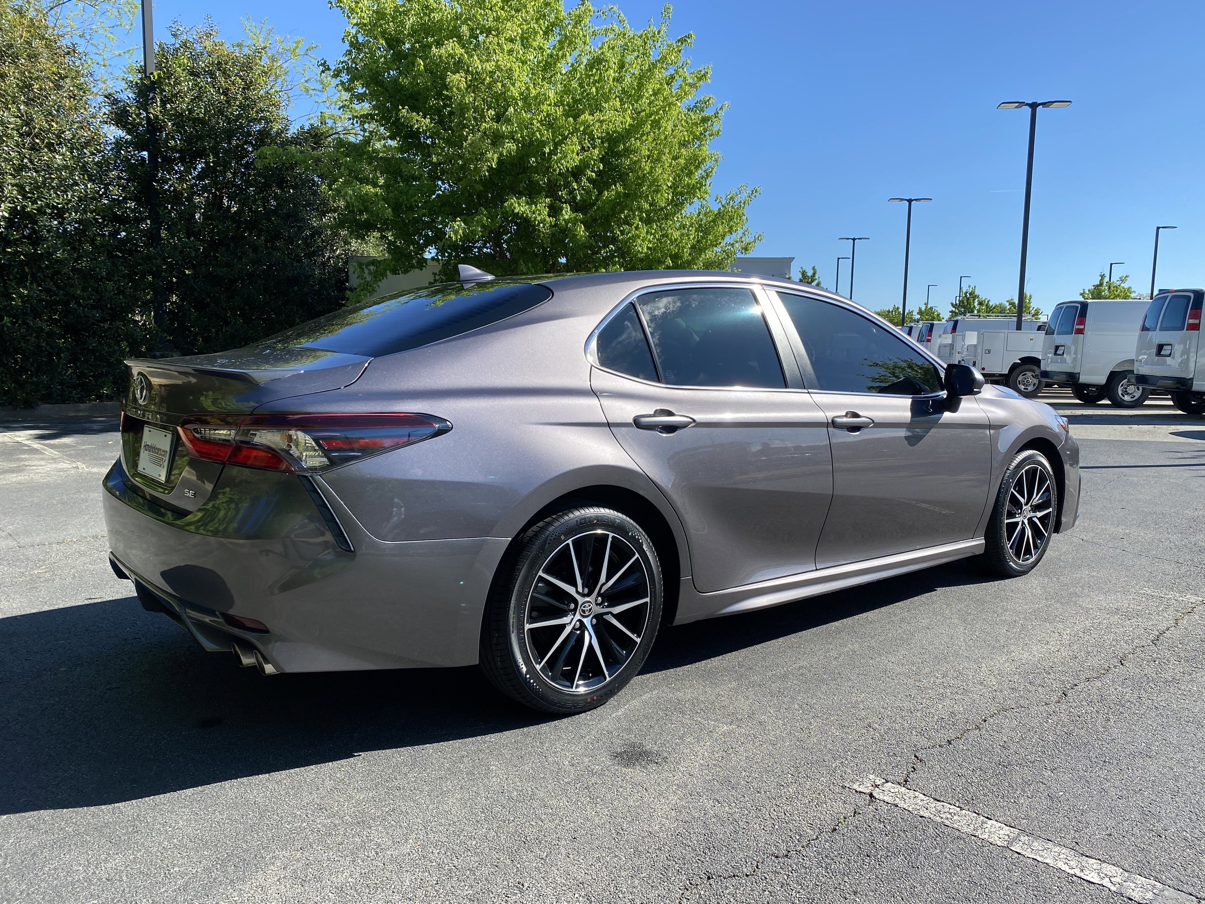 Used 2021 Toyota Camry SE FWD image 9
