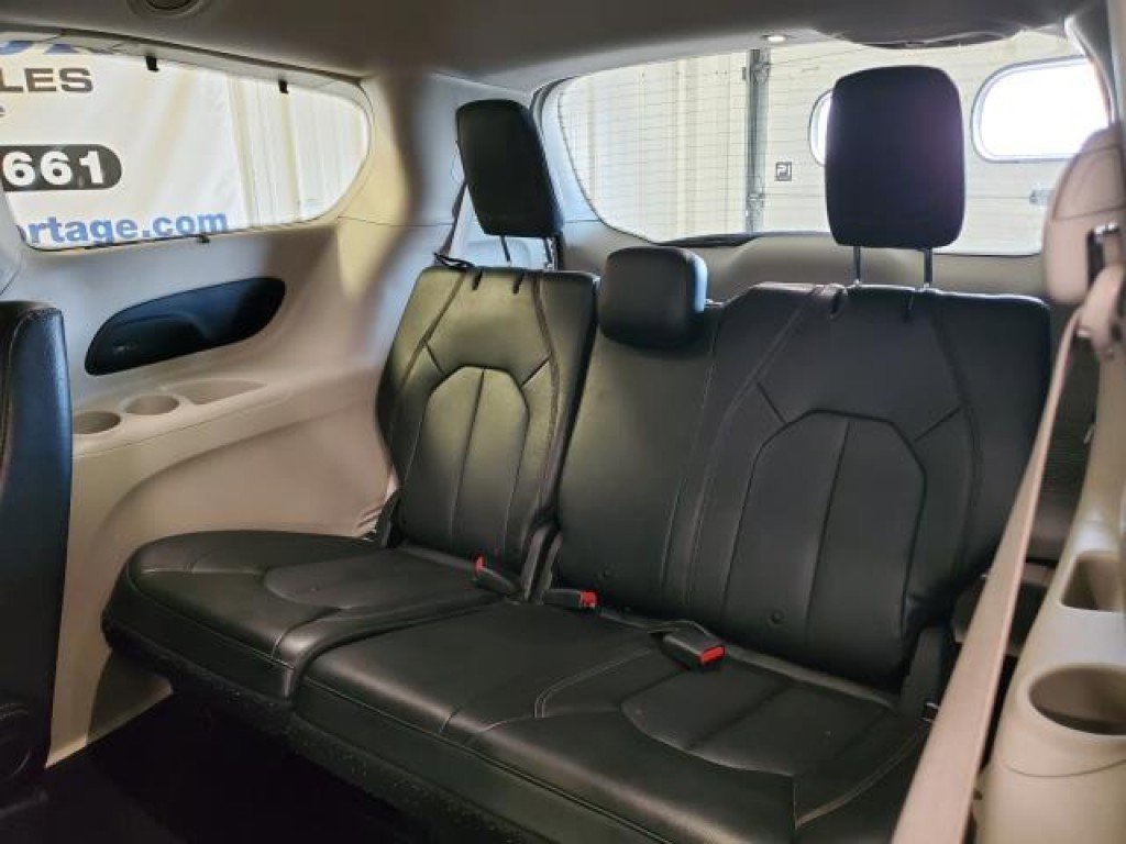 Used 2020 Chrysler Pacifica Touring-L Plus image 9