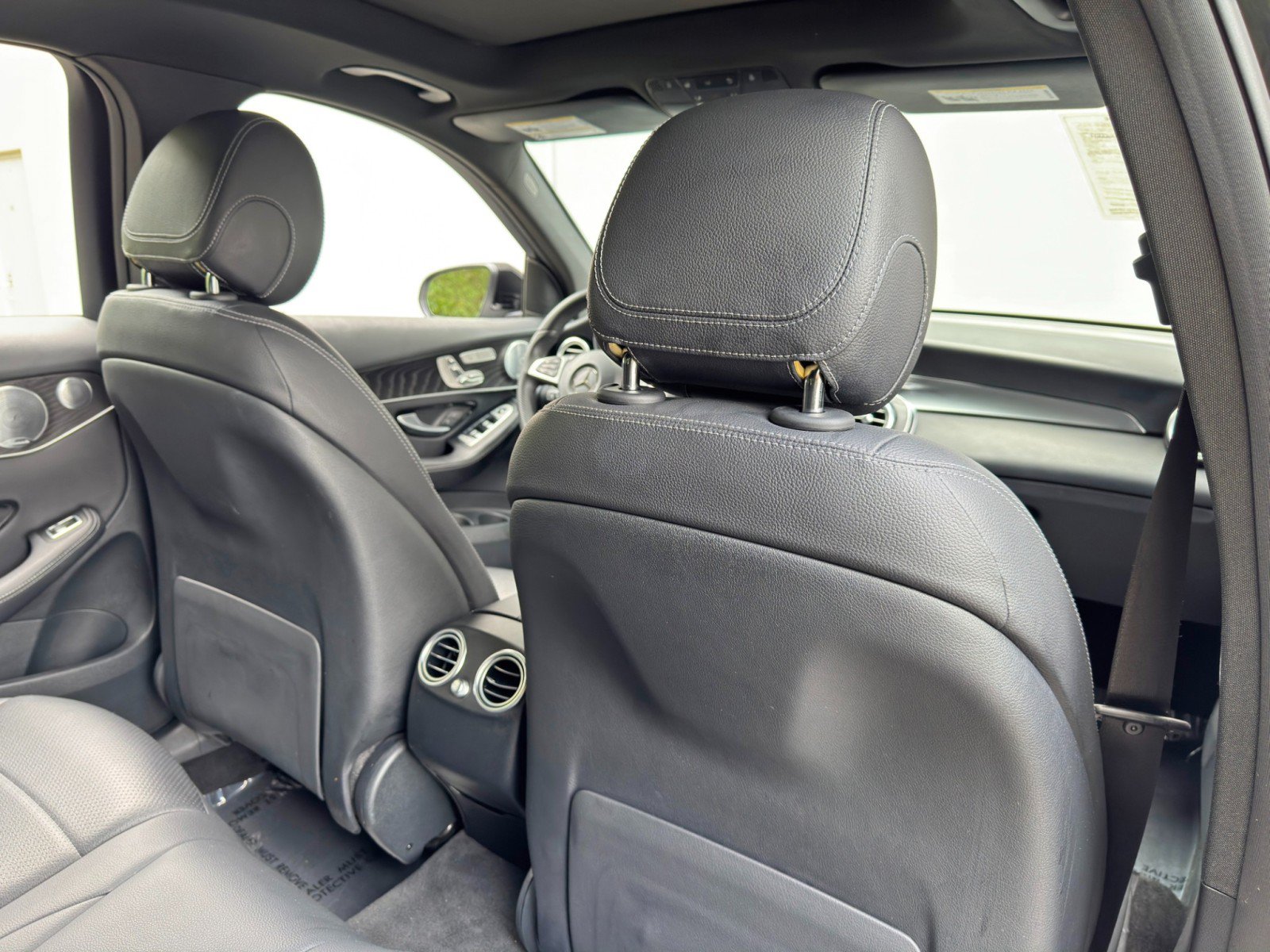 Used 2018 Mercedes-Benz GLC 350e 4MATIC image 34