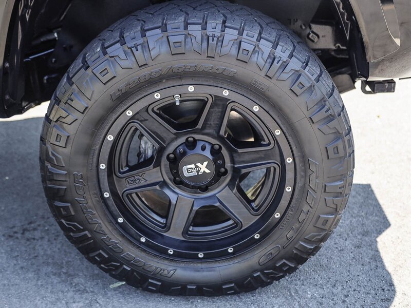 Used 2017 Toyota Tacoma TRD Sport w/ Tow Package (A/T) AWD/4WD image 12