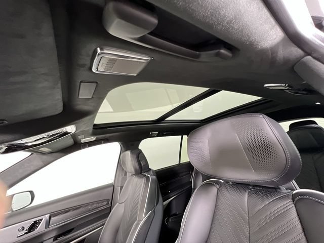 Used 2026 Cadillac Vistiq Platinum w/ LPO, Floor Liner Package AWD/4WD image 18