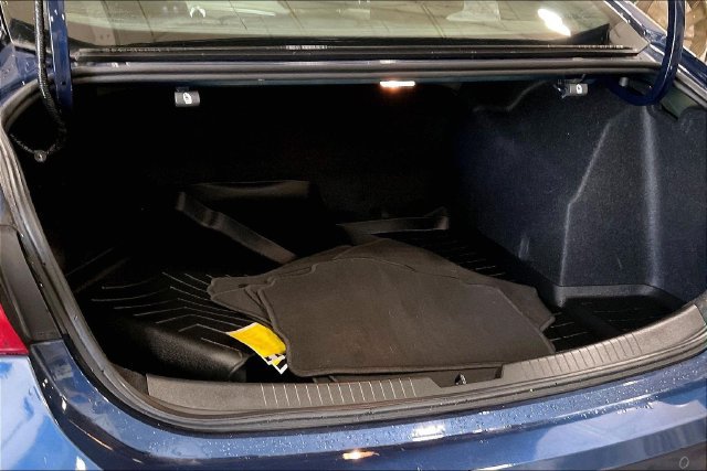 Used 2021 Chevrolet Malibu LT FWD image 31