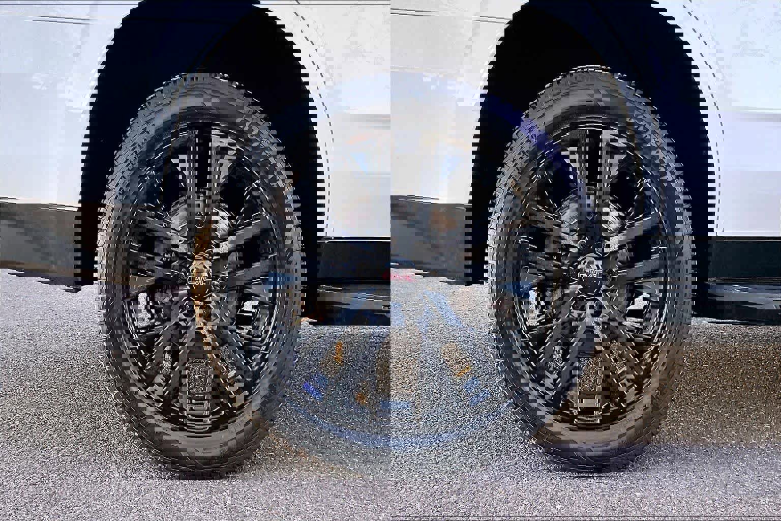 Used 2023 GMC Yukon SLE image 42