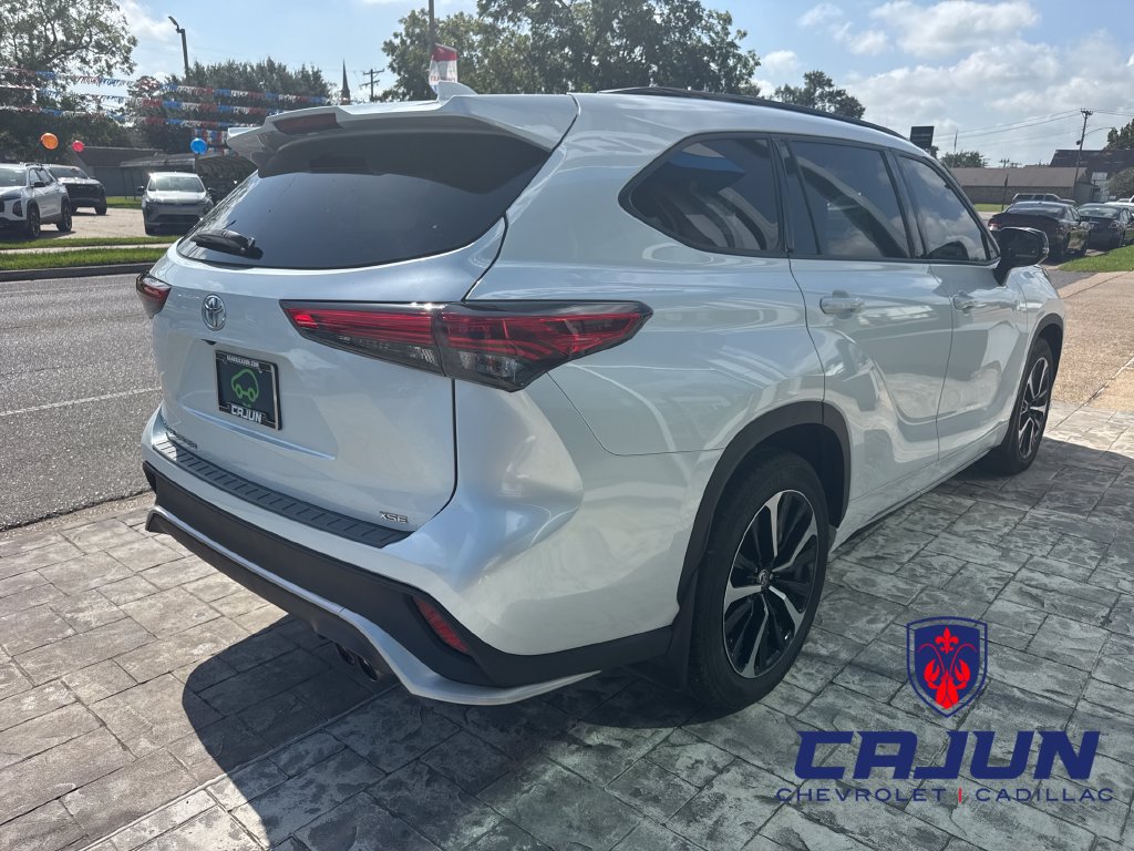 Used 2022 Toyota Highlander XSE FWD image 7
