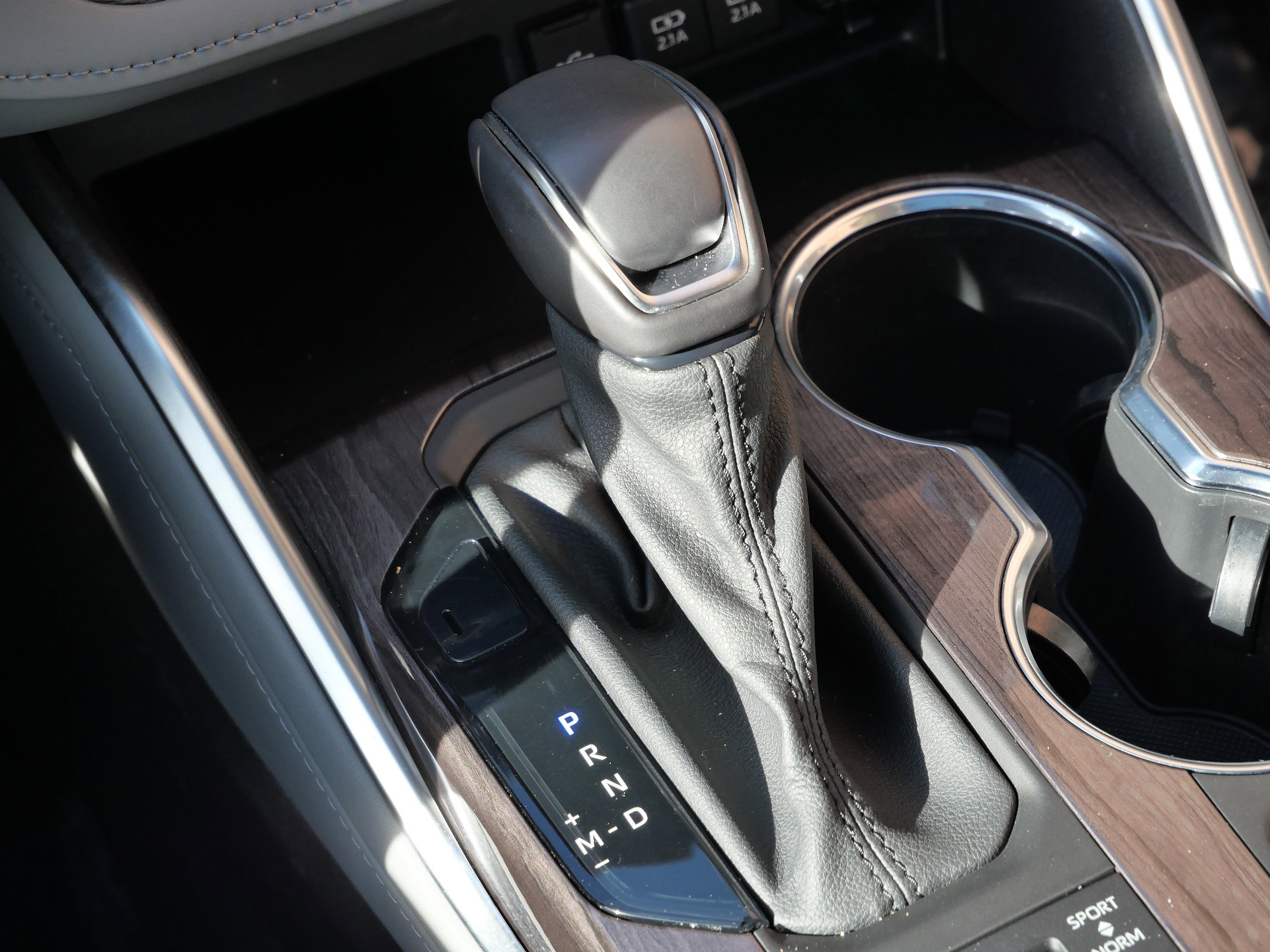 Used 2020 Toyota Highlander Platinum image 16