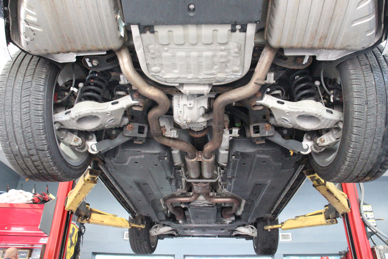 Used 2019 Jaguar F-PACE S image 96