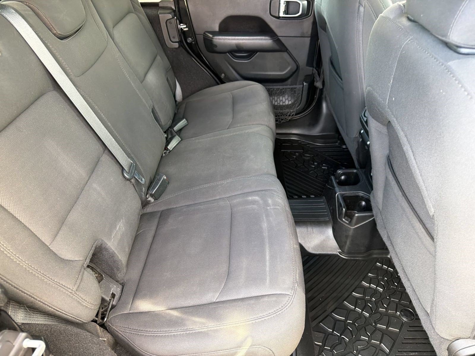 Used 2020 Jeep Wrangler Unlimited Sahara w/ Uconnect 4C Nav & Sound Group AWD/4WD image 28