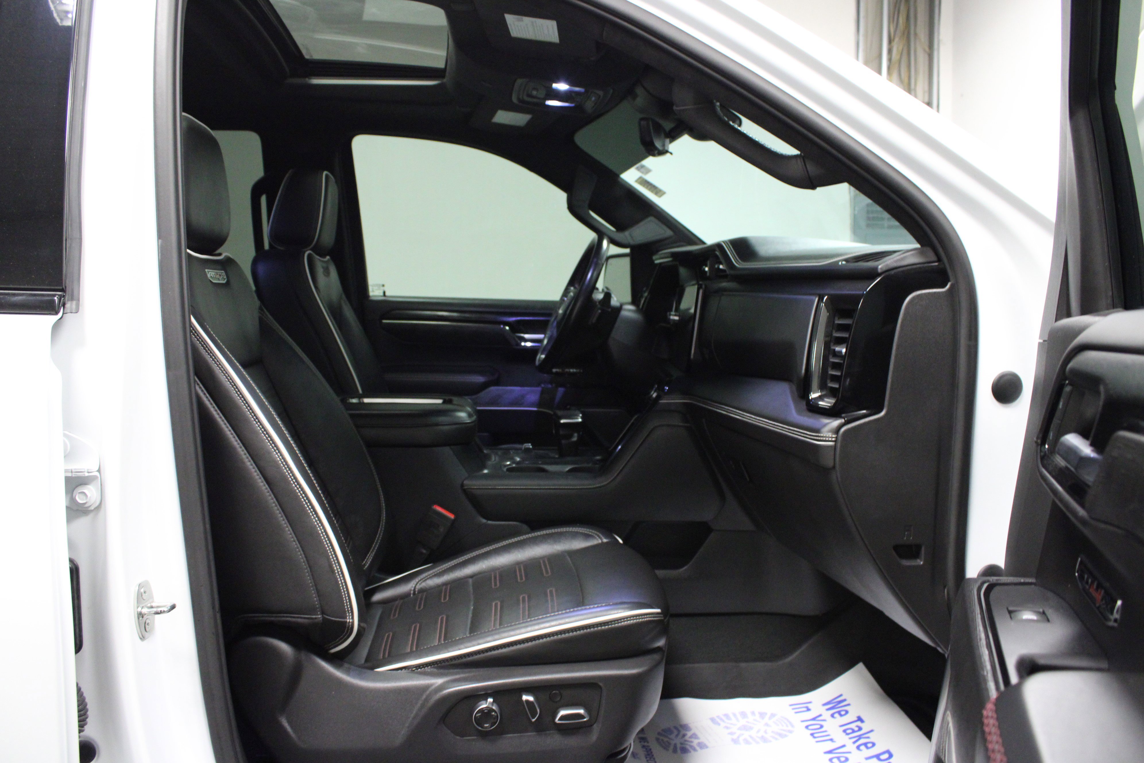 Used 2022 GMC Sierra 1500 AT4X image 16