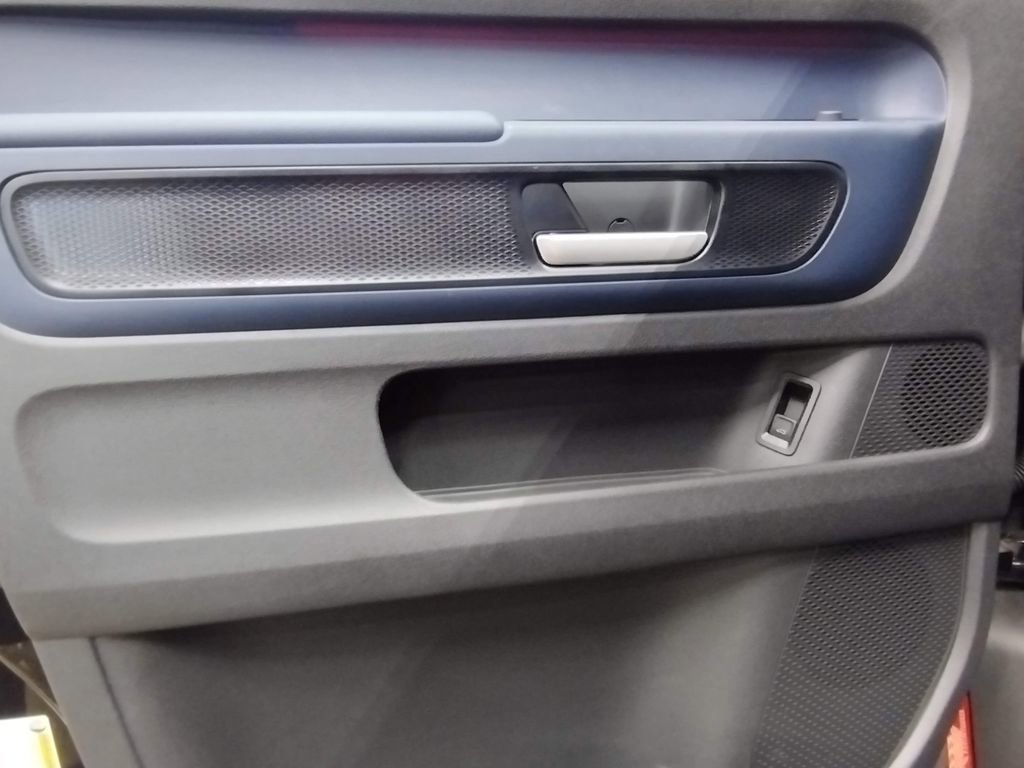 New 2025 Volkswagen ID. Buzz Pro S image 17